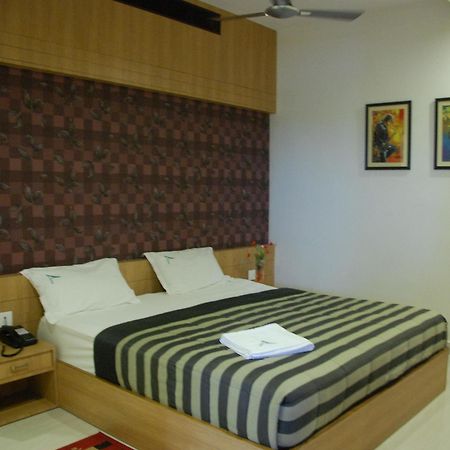 Hotel Athidi Grand Visakhapatnam Exterior photo